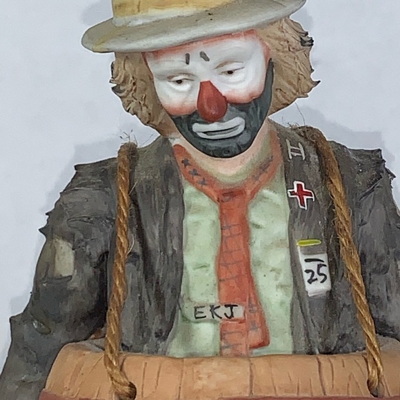 Emmett Kelly Jr. collectible figure limited number Over A Barrel clown 1930’s - Picture 5 of 8